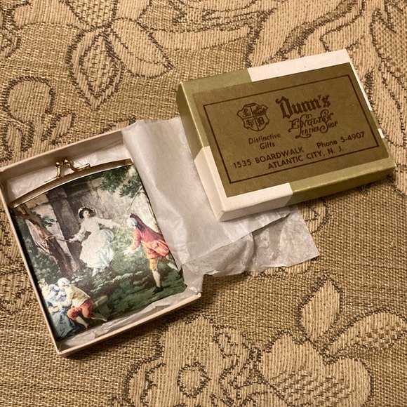 Antique 1940 Italian Coin Purse MINT in Original Box NEW - Picture 2 of 7